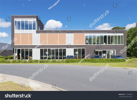 Exterior Of A Modern Small Office Building Stock Photo 211959328 ...