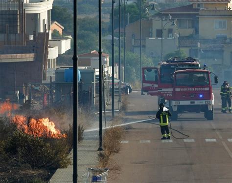 Incendi Unaltra Notte Di Paura La Nuova Sardegna