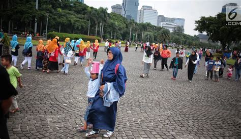 Foto Monas Jadi Pilihan Warga Habiskan Libur Sekolah Foto Liputan