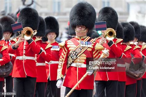 Royal Guard Uniform Photos and Premium High Res Pictures - Getty Images