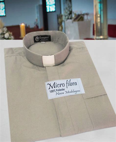 Camisa Clerical na cor cinza claro em micro fibra 100 poliéster