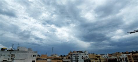 Cielos cubiertos y previsión de chubascos y granizo para este domingo