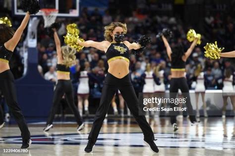 Uconn Dance Team Photos and Premium High Res Pictures - Getty Images