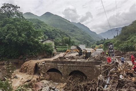 四川汉源山洪灾害｜中国安能全力开展道路清淤和抢修抢通工作