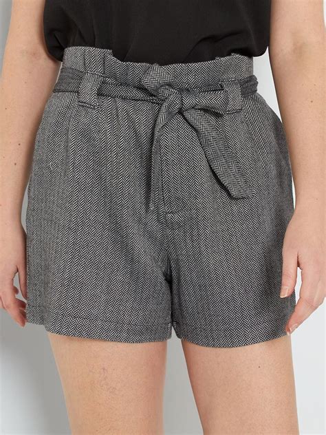 Short Con Pinzas GRIS Kiabi 15 00