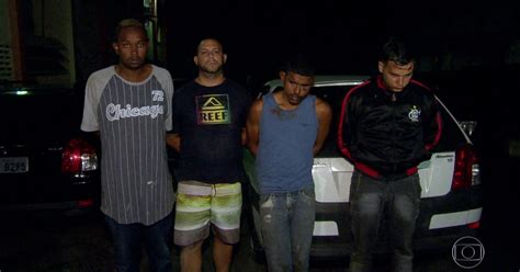 G1 Polícia resgata mulher sequestrada no RJ e 2 criminosos morrem na