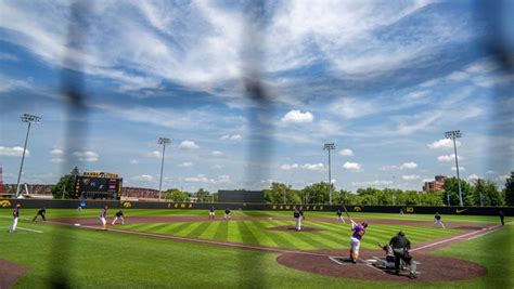 Recap of scores from Tuesday at Iowa high school state baseball tournament