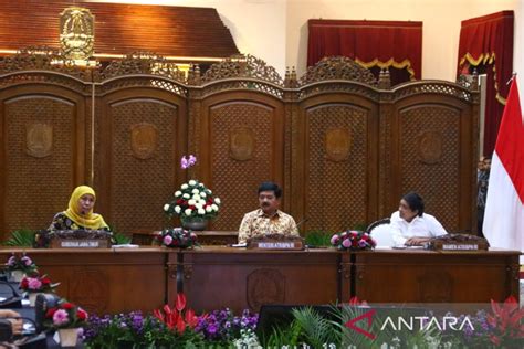 Menteri Atr Tawarkan Tiga Solusi Penyelesaian Konflik Tanah Di Surabaya