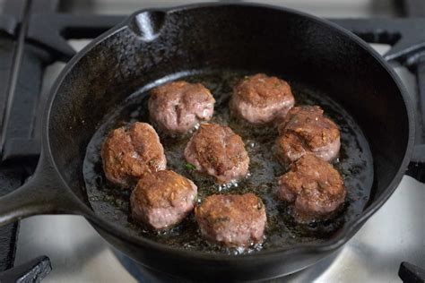 How To Cook Meatballs In Pan Foodrecipestory