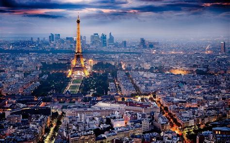 paris-4k-panorama-evening-city-eiffel-tower - SWAGGER Magazine