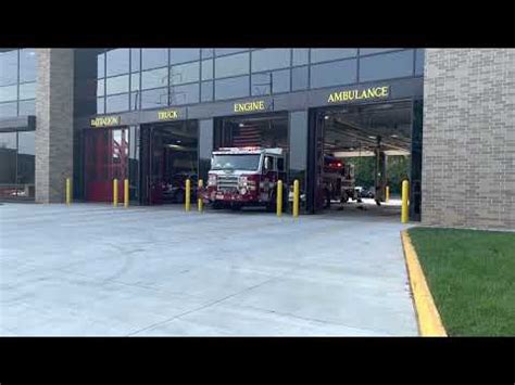 Fairfax County Fire And Rescue Medic 425 And Engine 425 Responding To A