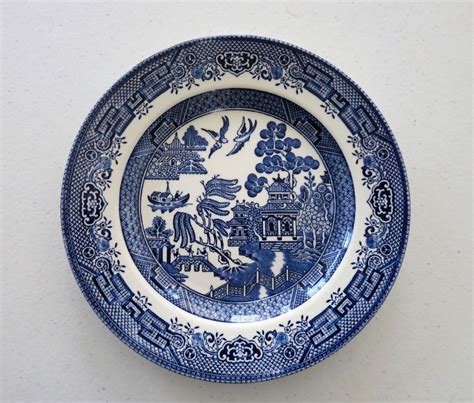 1 Churchill Staffordshire England Blue Willow 8 Salad Plate