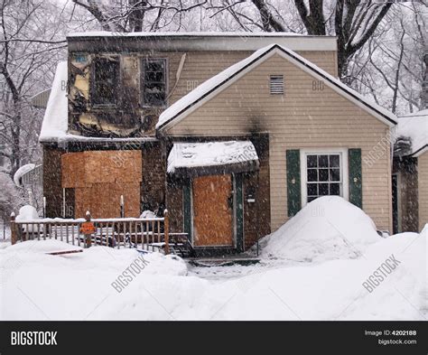 Burned House Image & Photo (Free Trial) | Bigstock