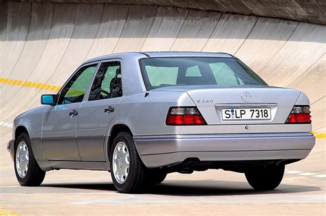 Mercedes Benz E Class рестайлинг 1993 1994 1995 седан 1 поколение W124 технические