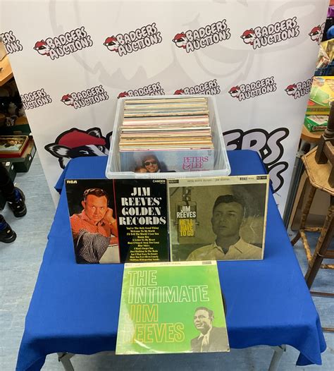 Box of mixed 12” records – Badgers Auctions