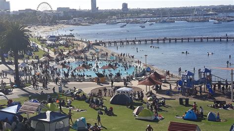 Geelong Waterfront, Eastern Beach VIC. : r/australia