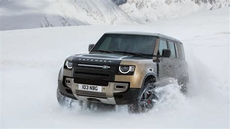 Driving a Land Rover Electric Hybrid (PHEV) | Land Rover | Land Rover ...