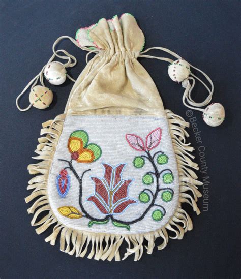 Ojibwe Beadwork: A floral motif