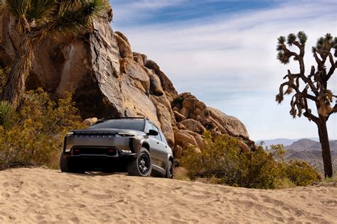 New Jeep Wagoneer S Trailhawk Concept Is An Off Road Ready Electric SUV