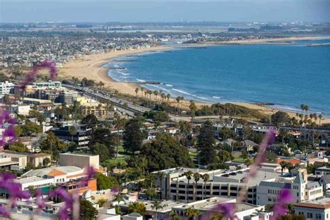 4 Best Beaches In Ventura (Experience Sun, Sand & Surfing)