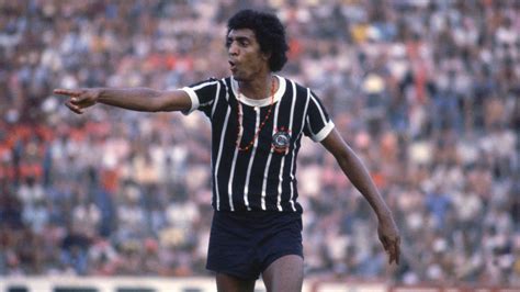 Há 48 anos Basílio marcava o seu primeiro gol a camisa do Corinthians