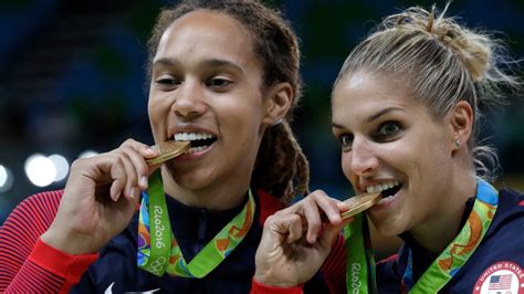 Chicago Skys Elena Delle Donne Shows Off Her New Jewelry A Gold Medal