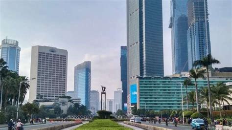 Foto Lalu Lintas 29 Ruas Jalan Di Jakarta Diberlakukan Buka Tutup Saat