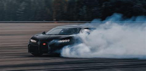 Bugatti Chiron Pur Sport Haciendo Drift Carmanía