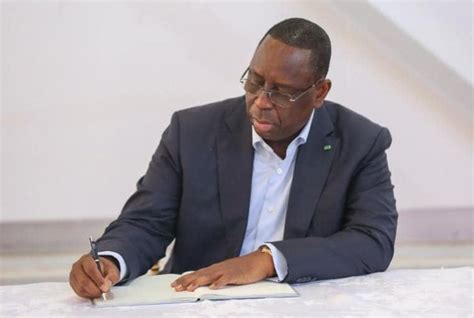 Après 12 ans au pouvoir la lettre dadieu de Macky Sall à ses