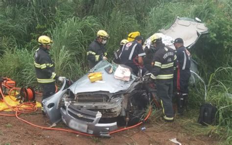 Acidente Deixa Homem Morto E Outras Seis Pessoas Feridas Na Br 040 Em