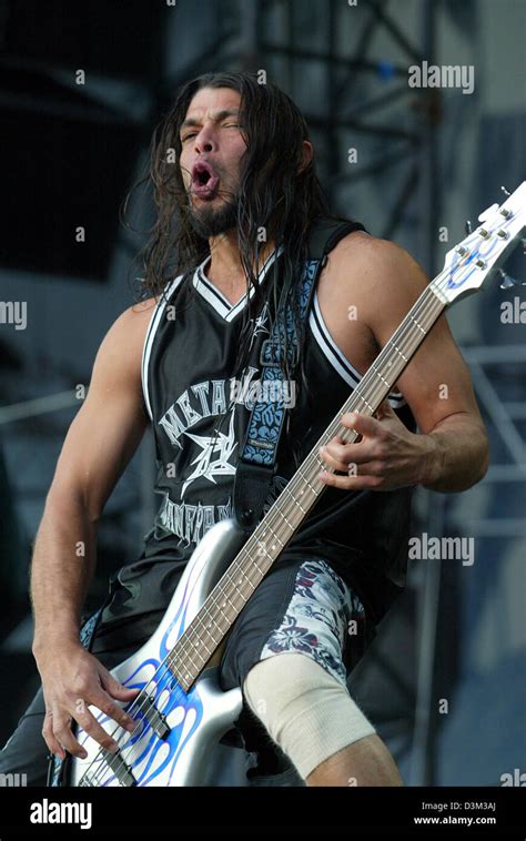 Robert Trujillo Bass