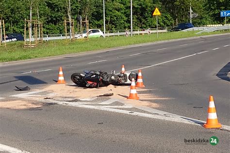 Przegrana Walka O Ycie Motocyklisty Nie Yje Latek Zdj Cia