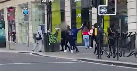 Horrific Moment Glasgow Gang Armed With Machetes And Knives Threaten