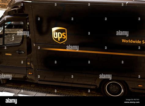 Ups Parked Truck Hi Res Stock Photography And Images Alamy