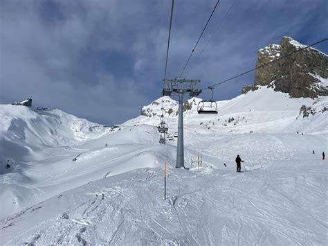 Ovronnaz family skiing in Switzerland