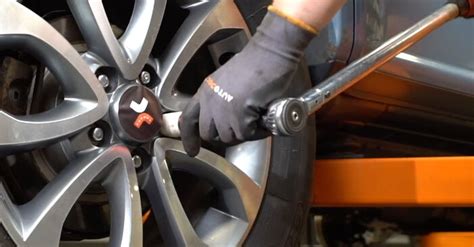 How To Change Rear Brake Pads On Nissan X Trail T Replacement Guide