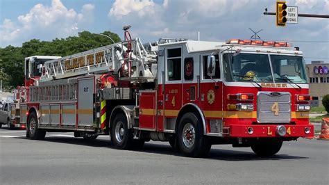 Philadelphia Fire Department Ladder 4 And Medic 19 Responding Youtube