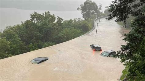 New York: Flash Floods Lead To Waterlogging, Electricity Cuts & Kills 1 Person