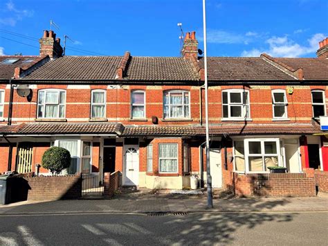 Dallow Road Luton Lu1 3 Bed Terraced House For Sale £330000