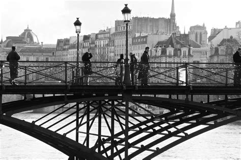 Paris Through My Lens: Dimanche Sur le Pont des Arts