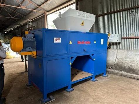 Double Shaft Municipal Solid Waste Shredder Machine Capacity Kg