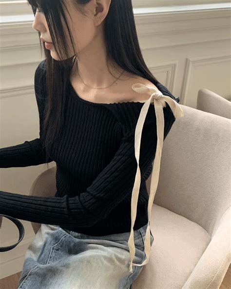 Wonderwonder Fortwo Unbald Off Shoulder Ribbon Ribbed Knitwear