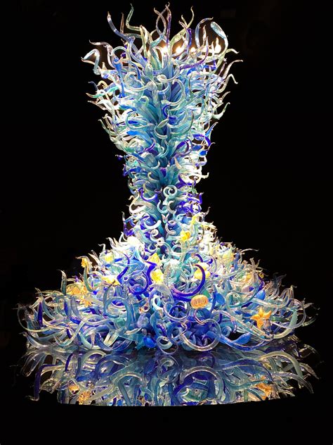 Chihuly Glass Sculptures – A Bisel Dis… A Bisel Dat