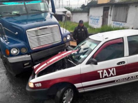 Choque Entre Taxi Y Cami N Torton Deja Da Os Considerables En Orizaba