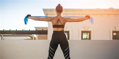 Resistance Band Exercises To Build A Stronger Back B T Ch Xanh