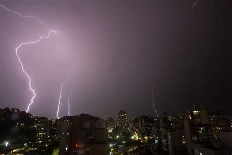 Bois E Vacas Morrem Durante Tempestade Mais De 84 Mil Raios No ES