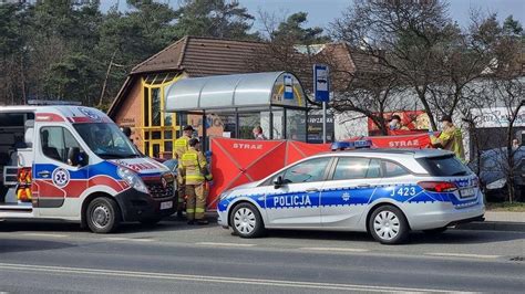 Akcja Ratunkowa Na Osiedlu Piast W M Czyzna Przewr Ci Si Na Chodniku