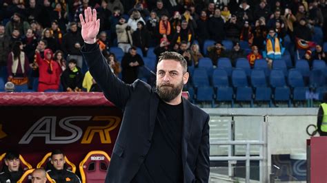 De Rossi Sul Mercato Pjanic Venne Insultato Quando And Alla Juve Ma