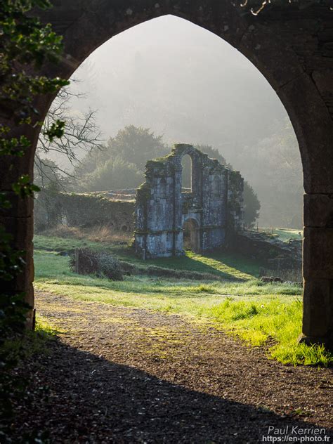 à l abbaye de Saint Maurice par le porche à Clohars Carno Flickr