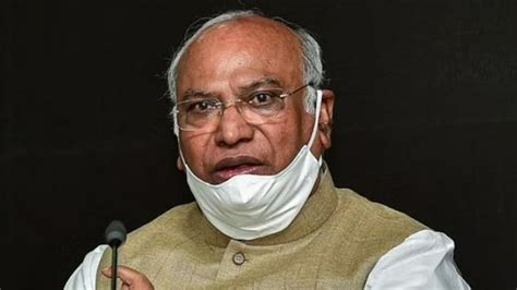 Mallikarjun Kharge Biography: Age, Education, Wife, Political Career ...